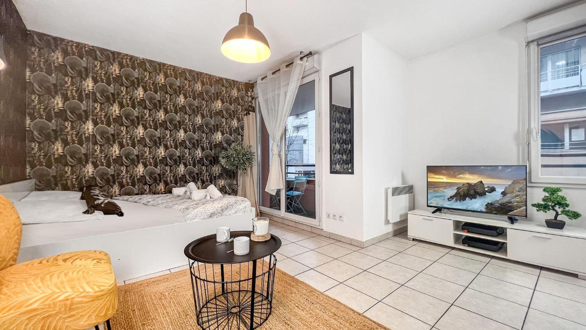 Homey Wild - Proche Gare Et Tram - Proche Centre - Balcon Prive - Parking Prive - Wifi Gratuit Annemasse Kültér fotó